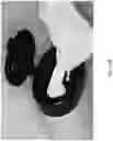 Fig. 17 - WET WIPE LID WITH 3D ANGLED WALL KEYHOLE SQUEEGEE
